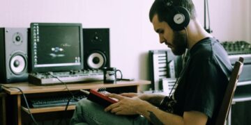 Why you should give preference to Voice Tag Lab: the main advantages of the company