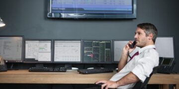 Как осуществляется возврат денег от брокера: его особенности