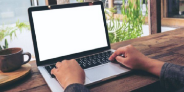 Лучшие недорогие ноутбуки для фрилансеров в Украине: какой выбрать и почему