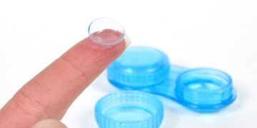 Контактні лінзи — незамінний помічник при проблемах із зором
