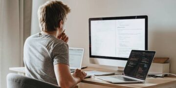 What is the Unity Unreal platform used for and its advantages