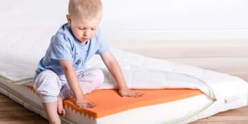 Вибір дитячого матраца: основні різновиди та критерії