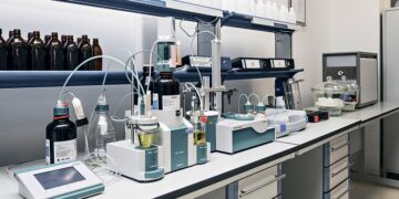 Обладнання для лабораторій: як обирати та основні види