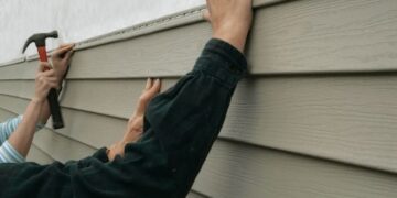 Виниловый сайдинг: основные достоинства и правила монтажа