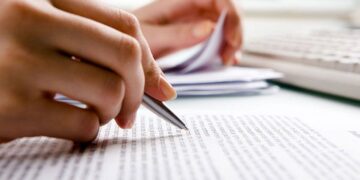 Письмові переклади документів: правила та основні переваги