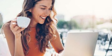 Дружеские знакомства в Санкт-Петербурге с InParty: основные преимущества