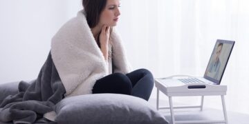 Консультация психотерапевта онлайн: зачем это нужно и достоинства