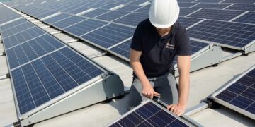 Установка солнечных панелей: выбор конструкции, правила и советы