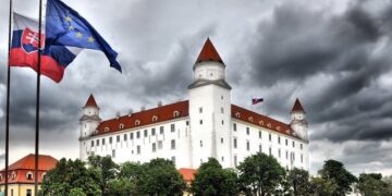Как подать документы на получение вида на жительство в Словакии
