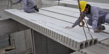 Железобетонные (ЖБ) плиты перекрытия: ключевые достоинства и монтаж