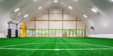 Освітлення для стадіонів та спортзалів, торгово-офісного освітлення від бренду LEDSTER