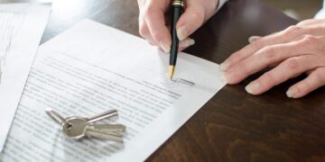 Договор купли-продажи квартиры у нотариуса в Украине: ключевые этапы оформления