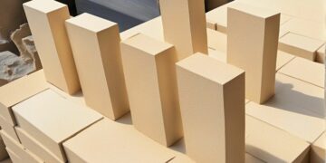 Как шамотный кирпич выдерживает высокие температуры и сохраняет свои свойства