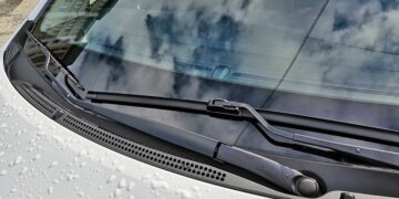 Как выбрать комплект дворников на авто