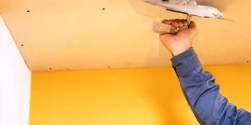Шпаклевка для потолка: как выбрать состав и нанести ровный слой