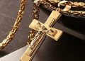 Стиль у традиціях: золоті чоловічі хрестики